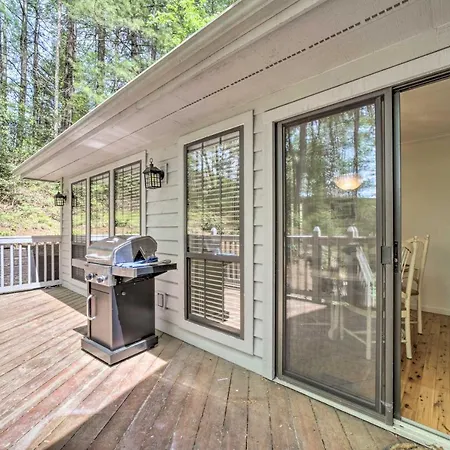 Scenic Sapphire Condo With Deck And Gas Grill!